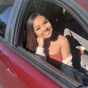 Meet your Posher, Angela